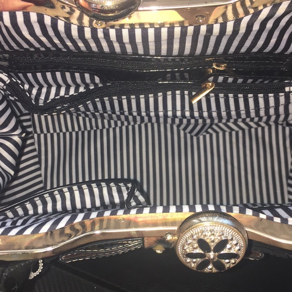 Brand New Cheetah purse - Picture 6 of 16